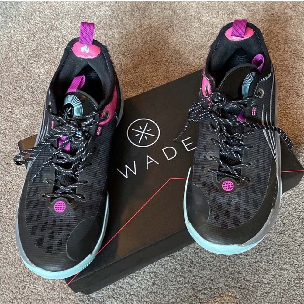 Men's Dwyane Wade, DW-808 On Court basketball shoe, size 9 Li-Ning